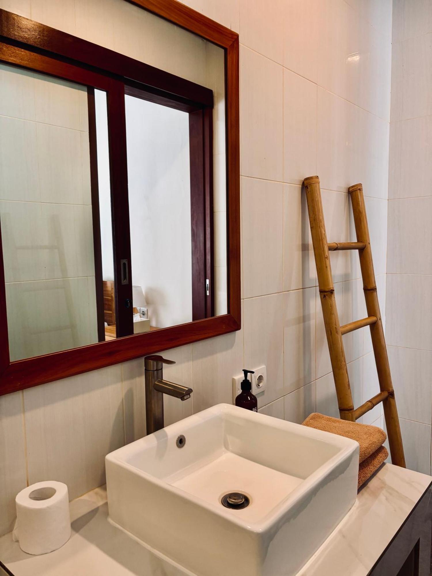 Kampana Homestay 울루와뚜 외부 사진